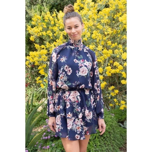 Yumi Kim Class Act Floral Dress Sheer Sleeves High Neck Ruffle Hem Size Medium - Picture 12 of 12